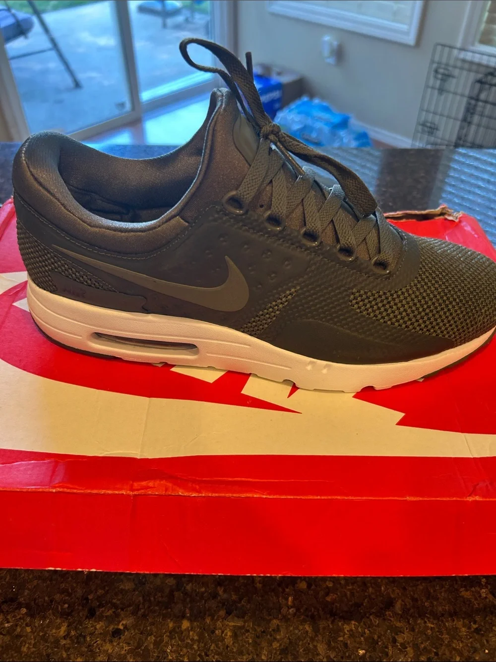 Nike Men’s olive green and White Low-Top Sneaker